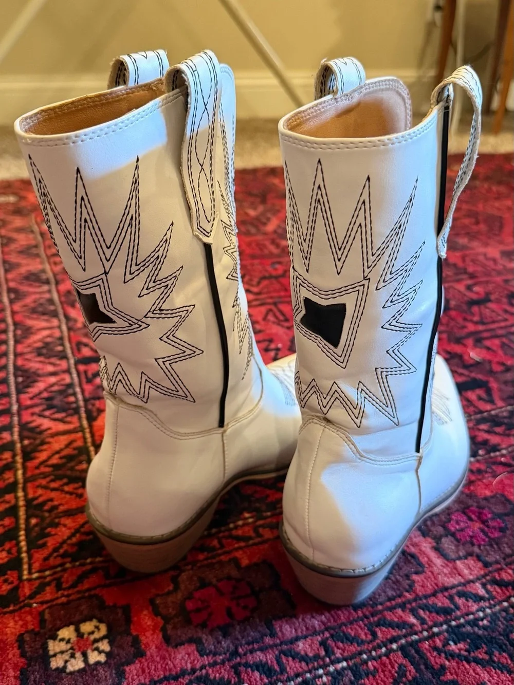 Western Cowboy Boots White with Black Embroidery Pointed Toe Block Heel Sz 7.5